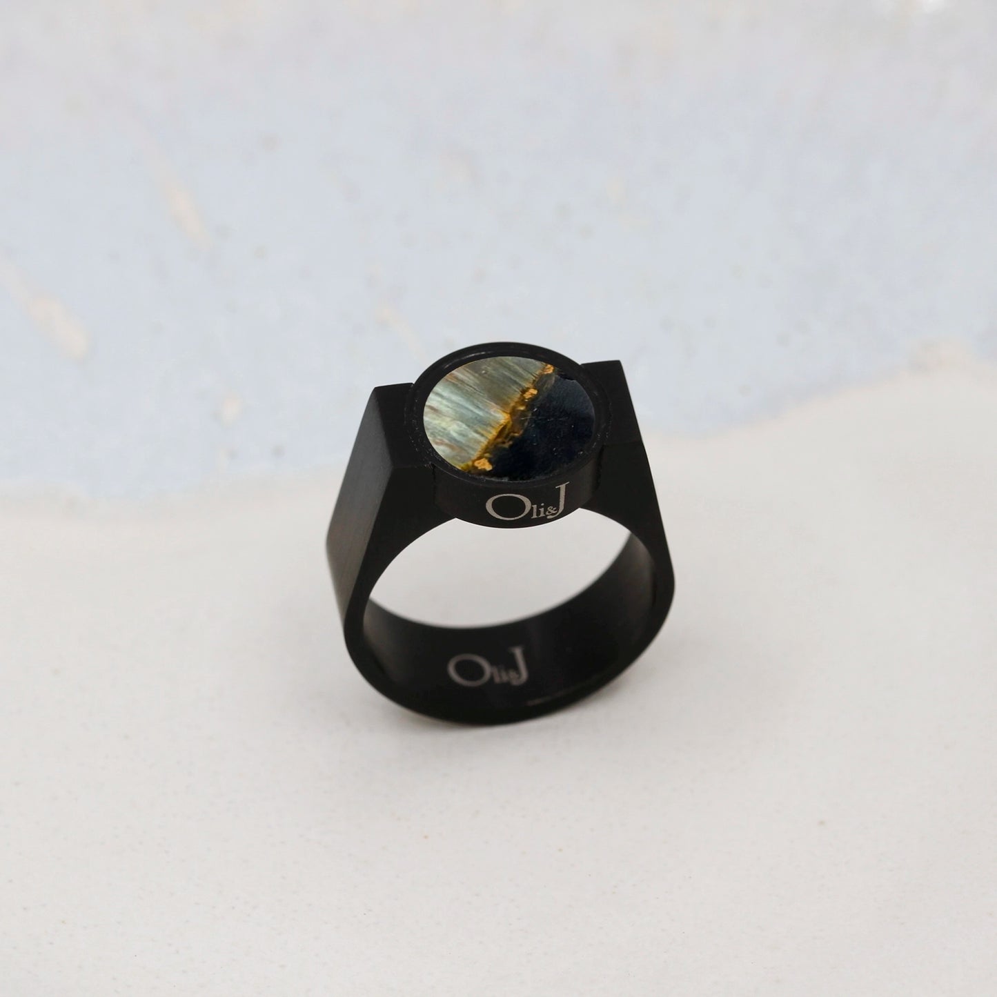 Eagle Eye Unisex Ring - Signet Style