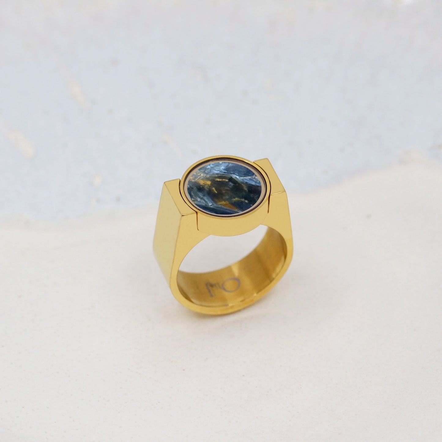 Eagle Eye Unisex Ring - Signet Style