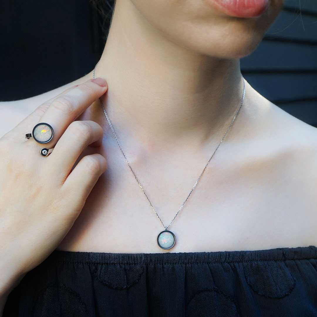 Bague ajustable en Opale Australienne
