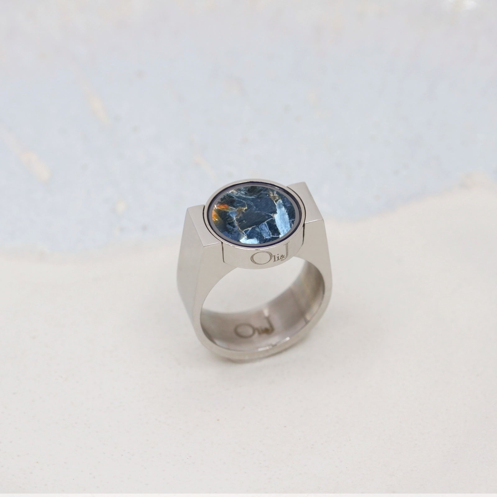Eagle Eye Unisex Ring - Signet Style - | Oli&J