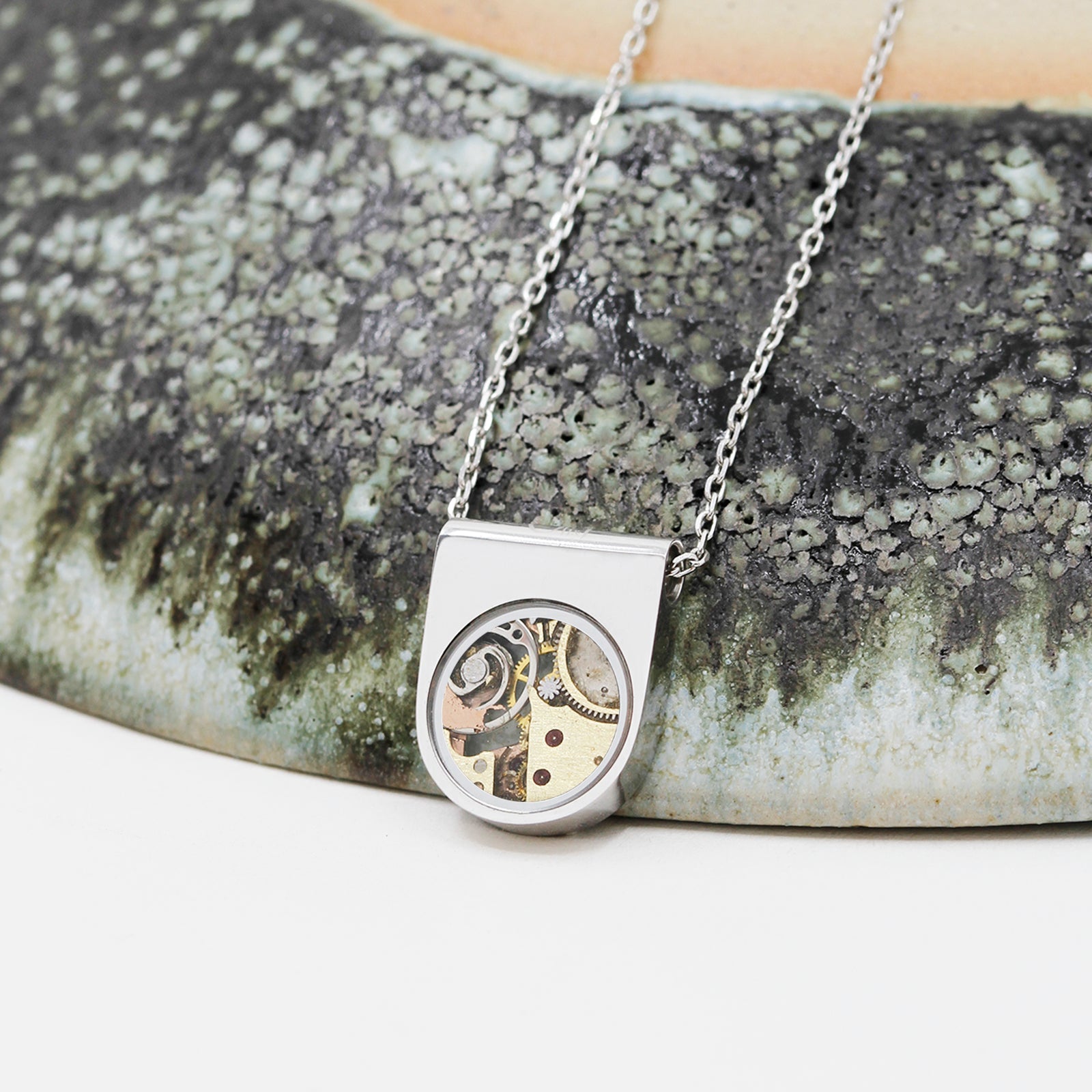 USA - Unisex Watch Parts Necklace - | Oli&J