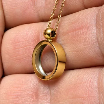 Pendant from the side