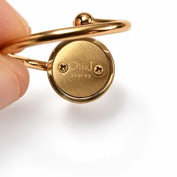 Engraved back, Oli&J Sydney